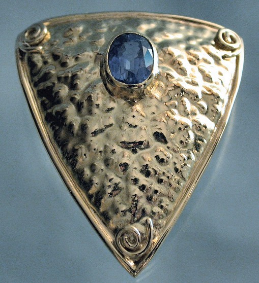 Custom sapphire talisman amulet with 3.39 ceylon sapphire 18 & 22k santa fe yellow gold
